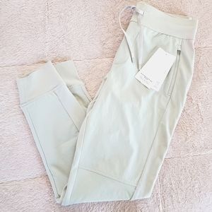 Athleta hybrid jogger Size 6